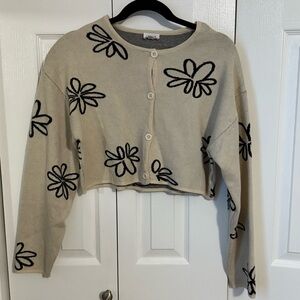 Cropped floral sweater